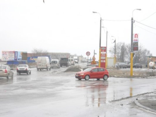 După zăpezi, Primăria Constanţa peticeşte din nou podul IPMC